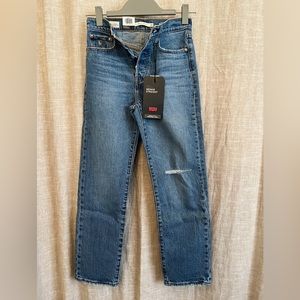 Levi’s Wedgie Fit Women’s straight Leg High Rise Jeans distressed size 24 x 26